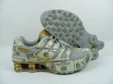 NIKE SHOX